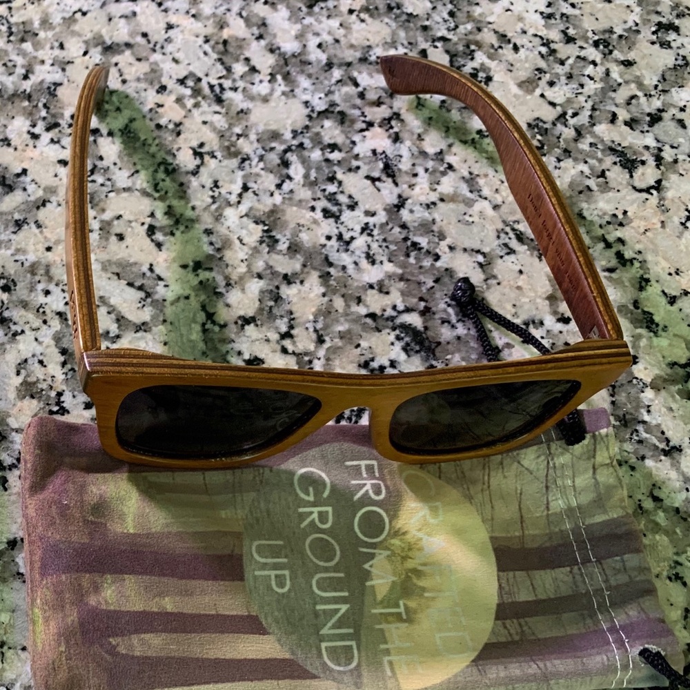 Proof wooden frames with polarized lenses